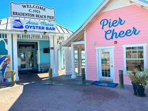 Exterior - Waterfront view romantic with a boat slip perfect for adventure and relaxing (Bradenton)