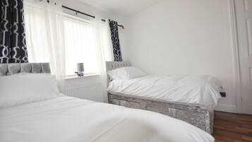 2 chambres, fer et planche Ă  repasser, Wi-Fi, draps fournis