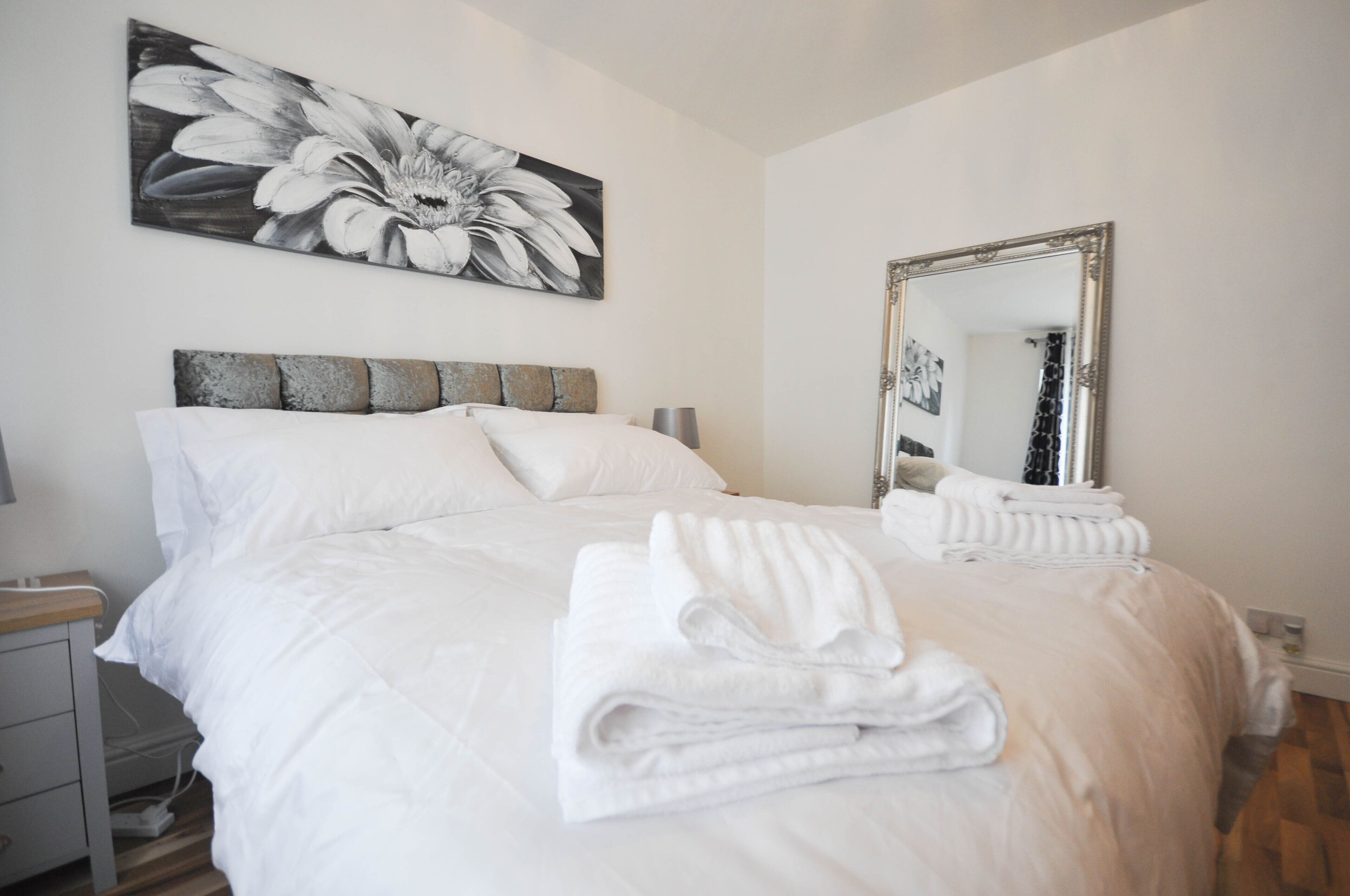 2 slaapkamers, een strijkplank/strijkijzer, wifi, beddengoed