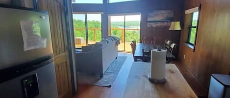 TV, fireplace, stereo