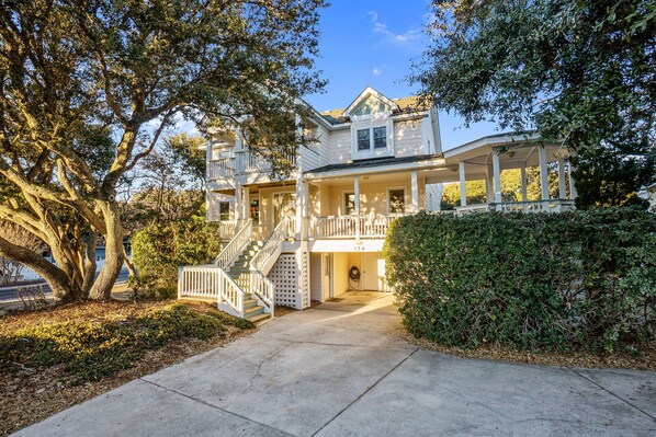Exterior - 7 Ensuites + Private Pool + 5 Min Walk to Downtown (Kitty Hawk)