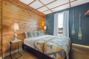 5 bedrooms, desk, free WiFi, bed sheets - Step Back in Time: Downtown Custer, SD Victorian Historic Brothel (Custer)