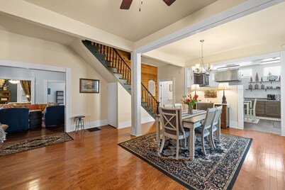 Historic Outside, Comfort Inside – Downtown Custer Retreat