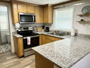 Kochgeschirr/Geschirr/Besteck