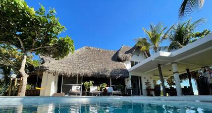 Villa Valens ParaĂso Beach front @sailfish capital