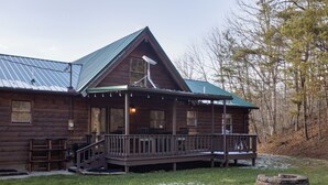 Exterior - New Hot Tub - Sweet Pines Cabin - Sleeps up to 8 (Patriot)