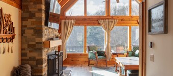 Family-size cabin retreat, sleeps 8
