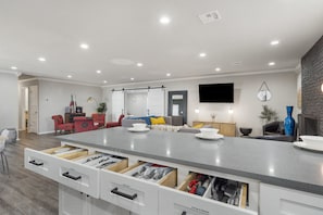 Interior - King Suite-4 Bedroom-Brookside-Riverside (Tulsa)