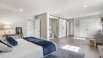 4 habitaciones, escritorio, tabla de planchar con plancha y wifi