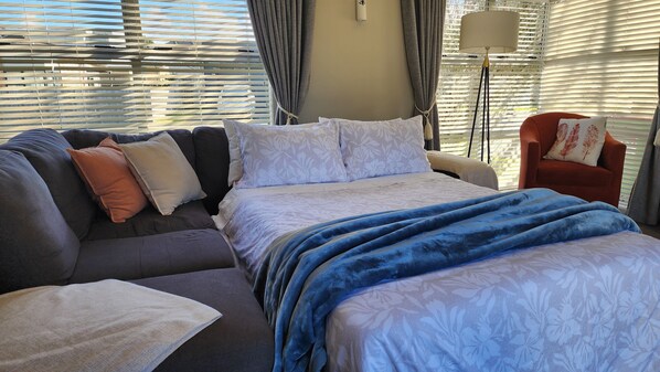 3 bedrooms, desk, iron/ironing board, free WiFi