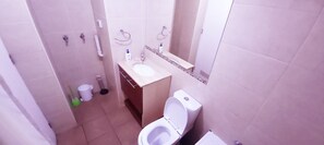 Towels, soap, toilet paper - Metroapart 2 Personas. TV por Cable. Wifi. Candado de Seguridad Para las Llaves (Santiago)