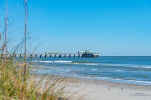 Beach nearby - Steps from Beach, 2 Connected Homes on 1 lot, Deck & Screen Porch - 404 W Ashley (Folly Beach)