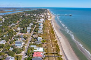 Beach nearby - Steps from Beach, 2 Connected Homes on 1 lot, Deck & Screen Porch - 404 W Ashley (Folly Beach)