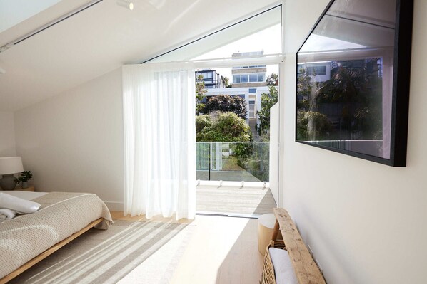 1 bedroom, iron/ironing board, free WiFi, bed sheets - Tamarama Beach Pad 6 (Tamarama)