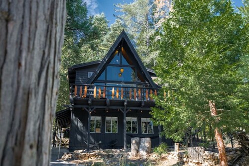 Lake Arrowhead Getaway Cabin