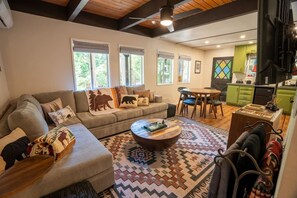 Télévision, cheminée