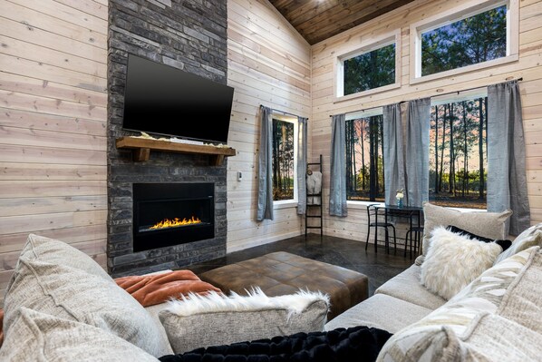 Televisión, chimenea y futbolito 