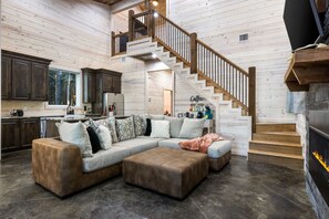 Televisión, chimenea y futbolito 