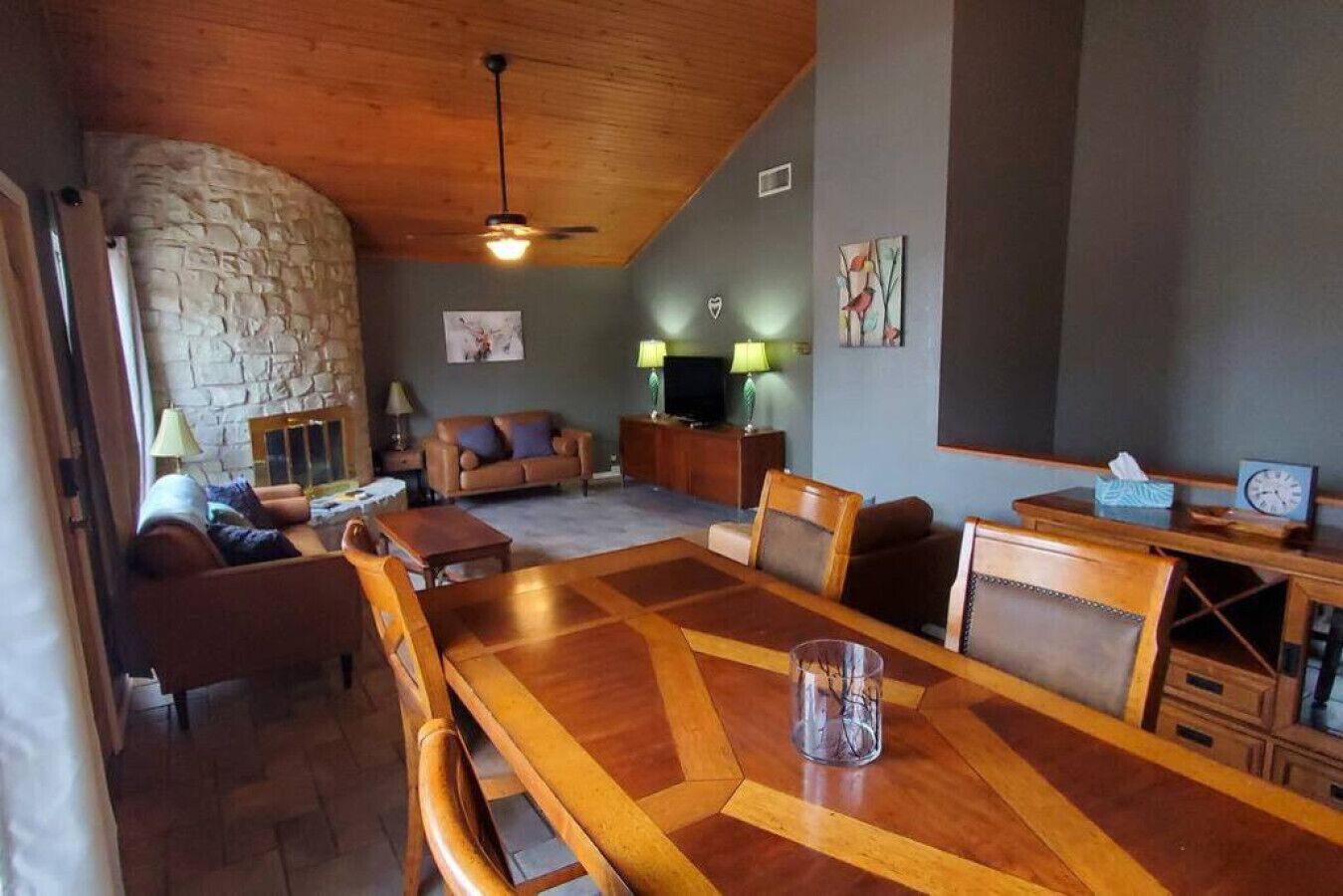 Smart TV, fireplace, table tennis