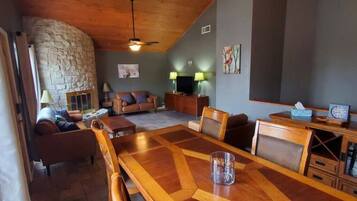 Smart TV, fireplace, table tennis