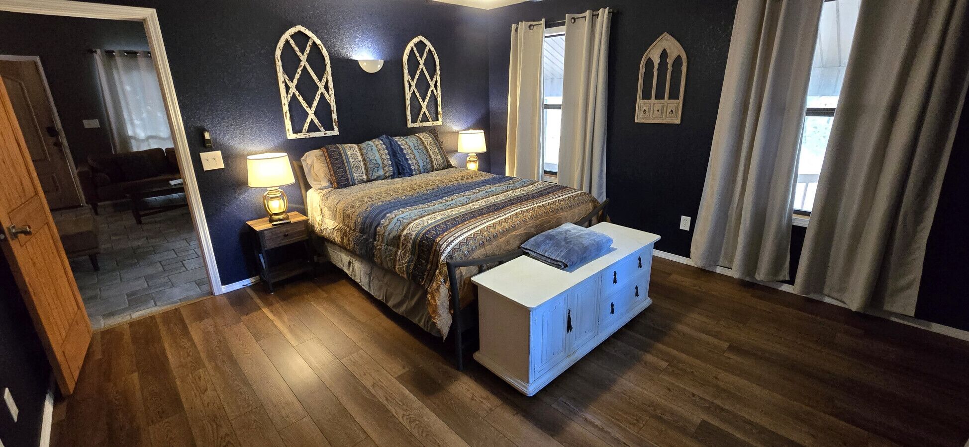 3 dormitorios, tabla de planchar con plancha, wifi gratis y ropa de cama