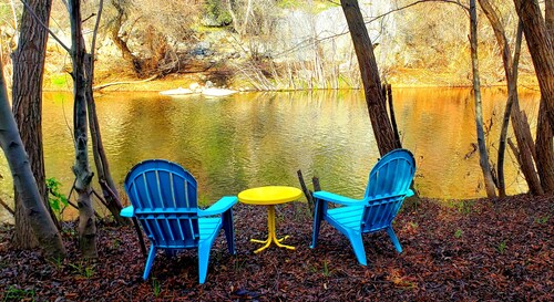 Retro River Casita -Waterfront, BBQ, Gameroom, Views 😍, 1 min to Sequoia Gate. 