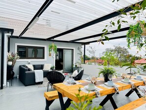 Apartment, 3 Schlafzimmer, eigener Pool, Gartenblick | Balkon