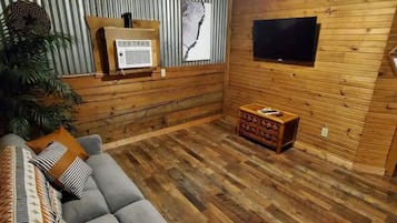 تلفزيون، مدفأة، ستيريو