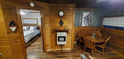 Little Woods - Cabin Tucked in the Woods