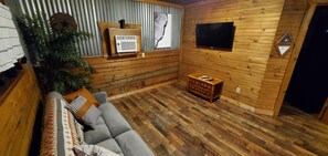 TV, fireplace, stereo