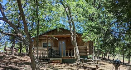 Little Woods - Cabin Tucked in the Woods