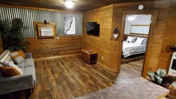 TV, fireplace, stereo