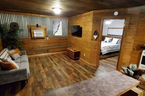 TV, fireplace, stereo