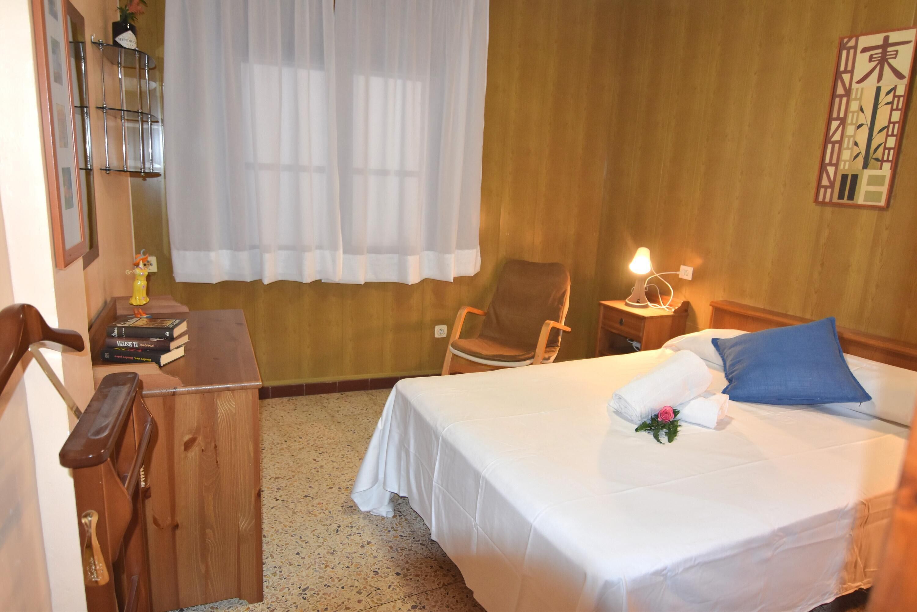 4 Schlafzimmer, Bügeleisen/Bügelbrett, WLAN