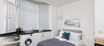 NEW No 1 Thornhill House