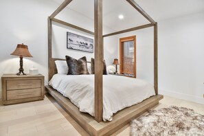 4 bedrooms, iron/ironing board, free WiFi, bed sheets