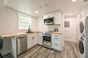 Private kitchen - Beautiful West Seattle Tiny Home! New Construction (Seattle)