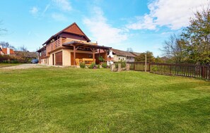 Exterior - Stunning home in Augustanovec (Augustanovec)