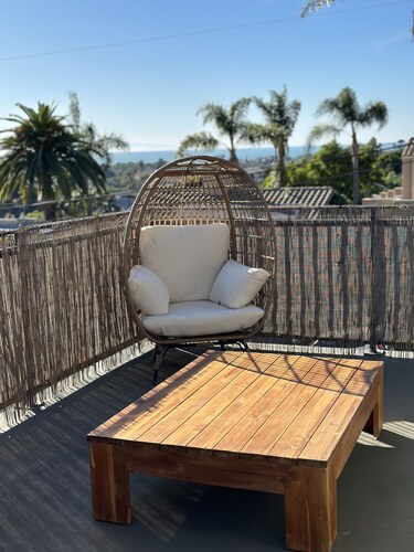 Downtown Ventura, ocean view,1 car garage, pet friendly 