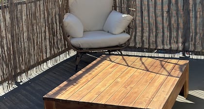 Downtown Ventura, ocean view,1 car garage, pet friendly