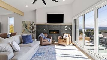 TV connectée, cheminée