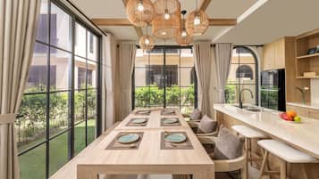 電冰箱、微波爐、電熱水壺、鍋具/餐盤/廚房用品