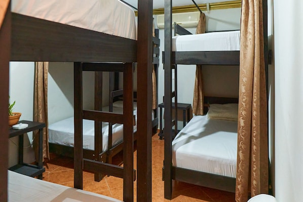 Standard Shared Dormitory, Mixed Dorm