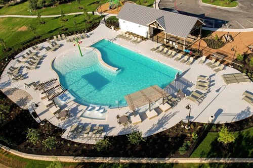 30 Days Or More+Dog Friendly+4BR+Sleeps 9