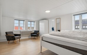 5 bedrooms, iron/ironing board, travel crib, free WiFi