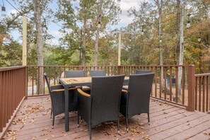 Outdoor dining - Touchdown Ranch | Near Stadium, Private Yard (Northport)