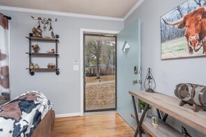 3 chambres, fer et planche à repasser, Wi-Fi, draps fournis