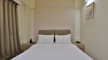 4 bedrooms, in-room safe, blackout curtains, iron/ironing board