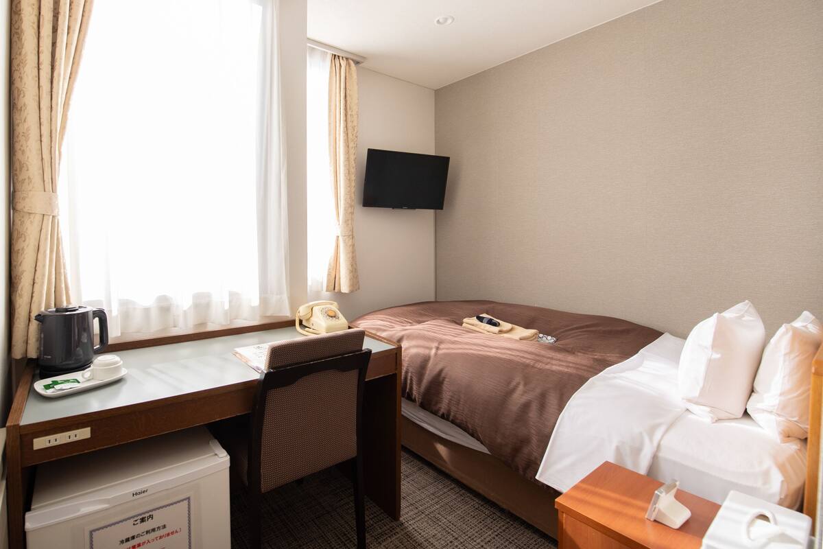 Down comforters, iron/ironing board (on request), WiFi (free)