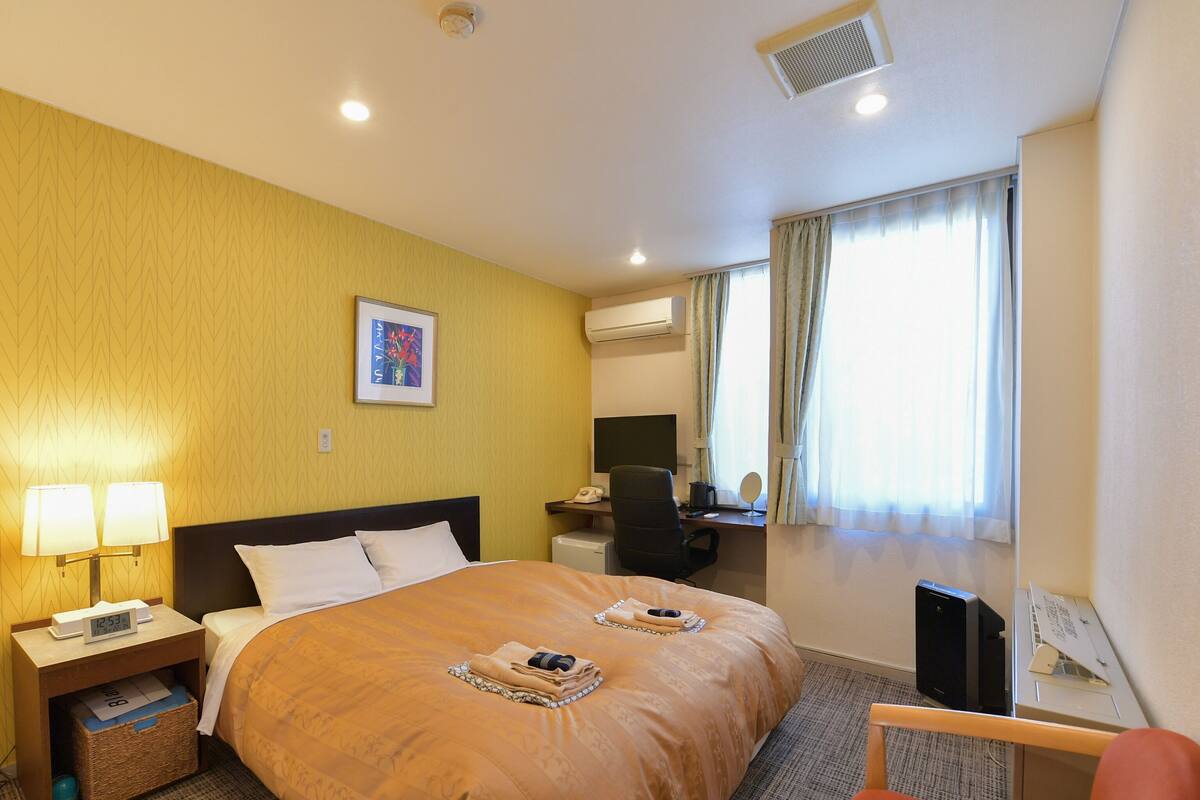 Down comforters, iron/ironing board (on request), WiFi (free)